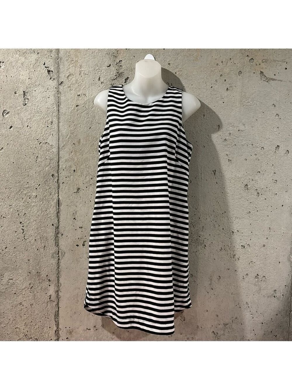 Cupid Black and White Pull On Short Sleeve Sheath Mini Dress - Size M